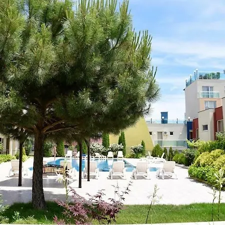 Sun Mirniy شقة